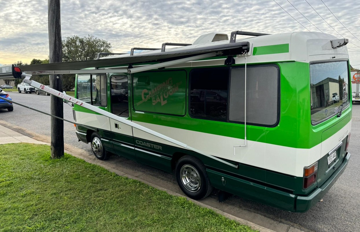 Ozroofracks | Rain Gutter Mount