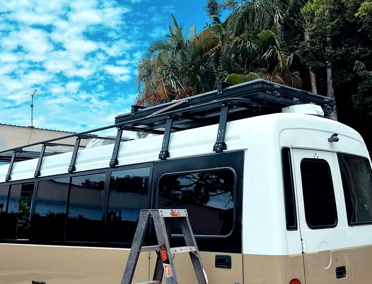 Ozroofracks | Roof Rack Gutter Mounts