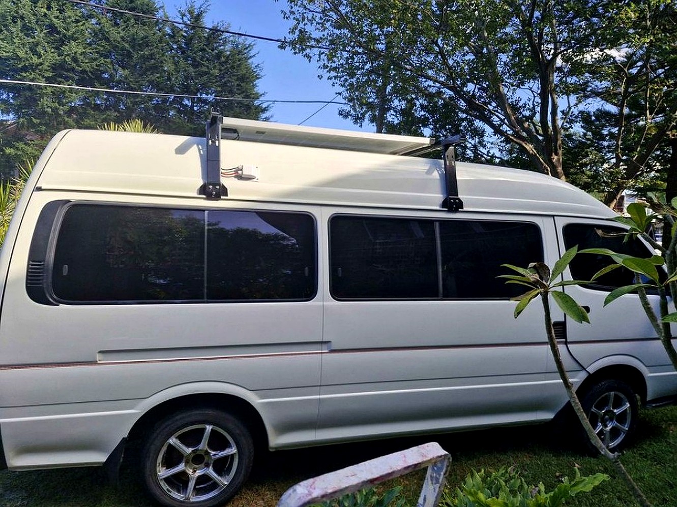 Ozroofracks | Nissan Caravan High Roof Roof Racks