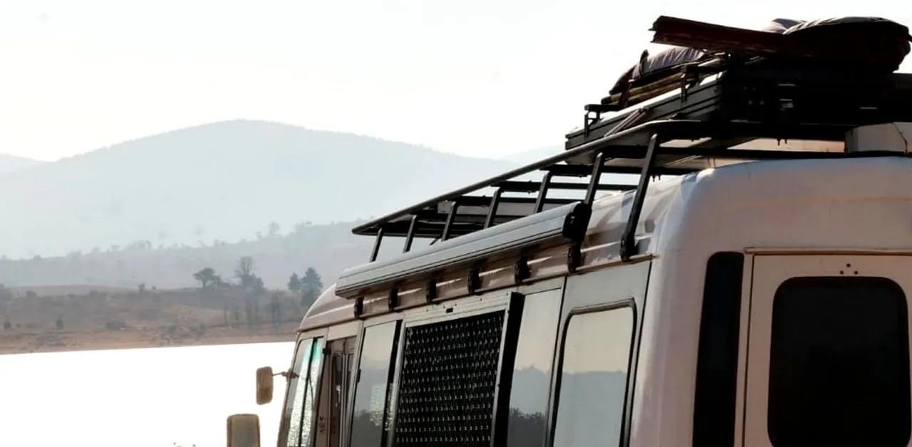 Ozroofracks | Mitsubishi Fuso Bus Roof Racks