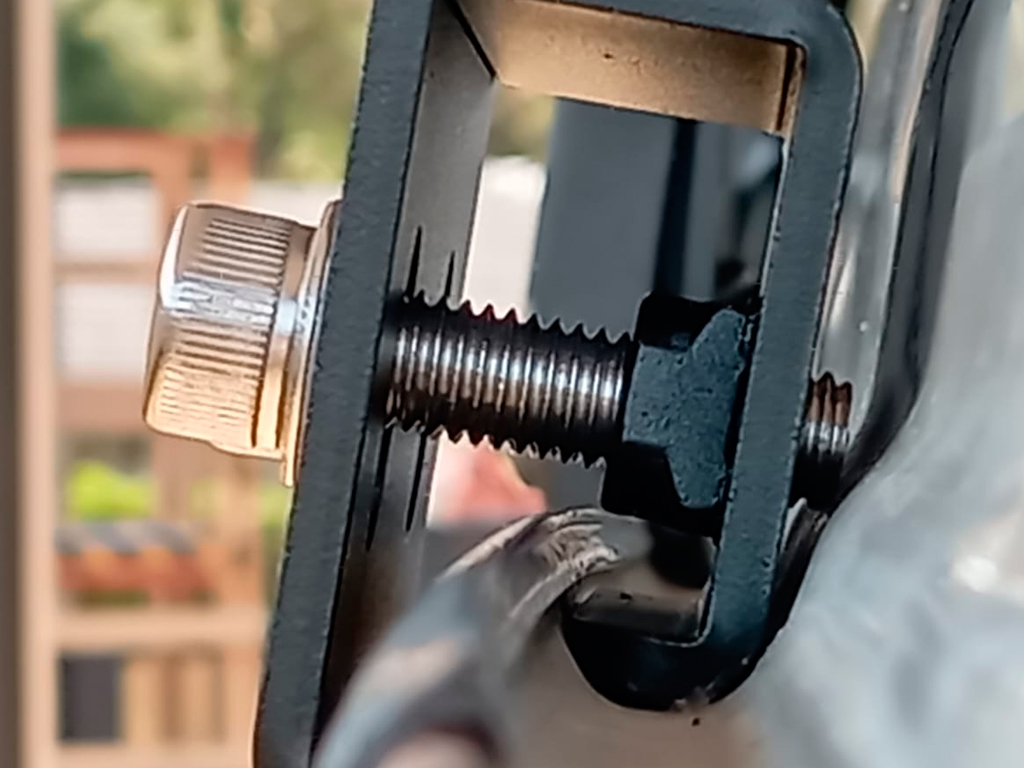 Ozroofracks | Rain Gutter Holder